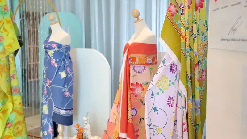 Phuket showcases new royal fabric designs