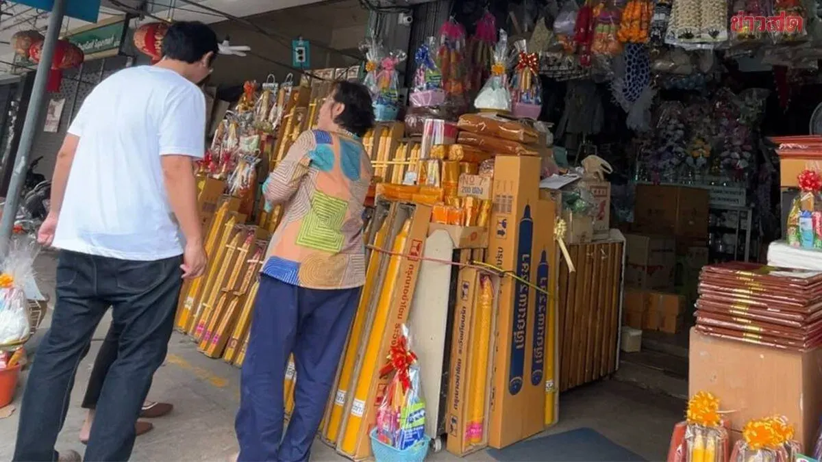 Buddhist Festival Sales Slow as Shoppers Stay Away