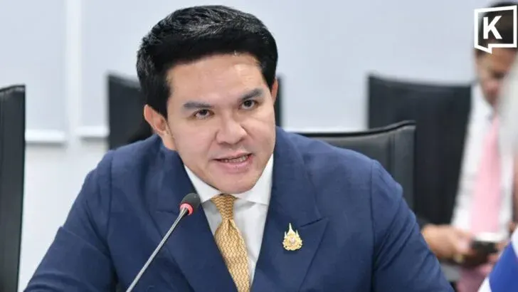 Thailand plans visa-free stay cuts for foreigners