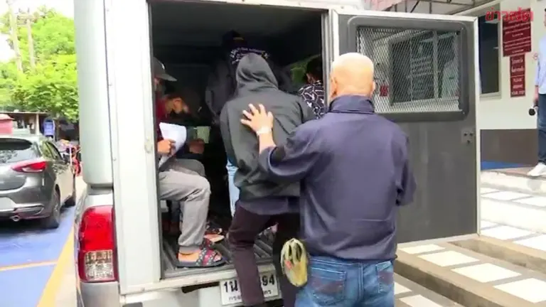 Seven Youths Arrested for Assaulting Japanese Tourist