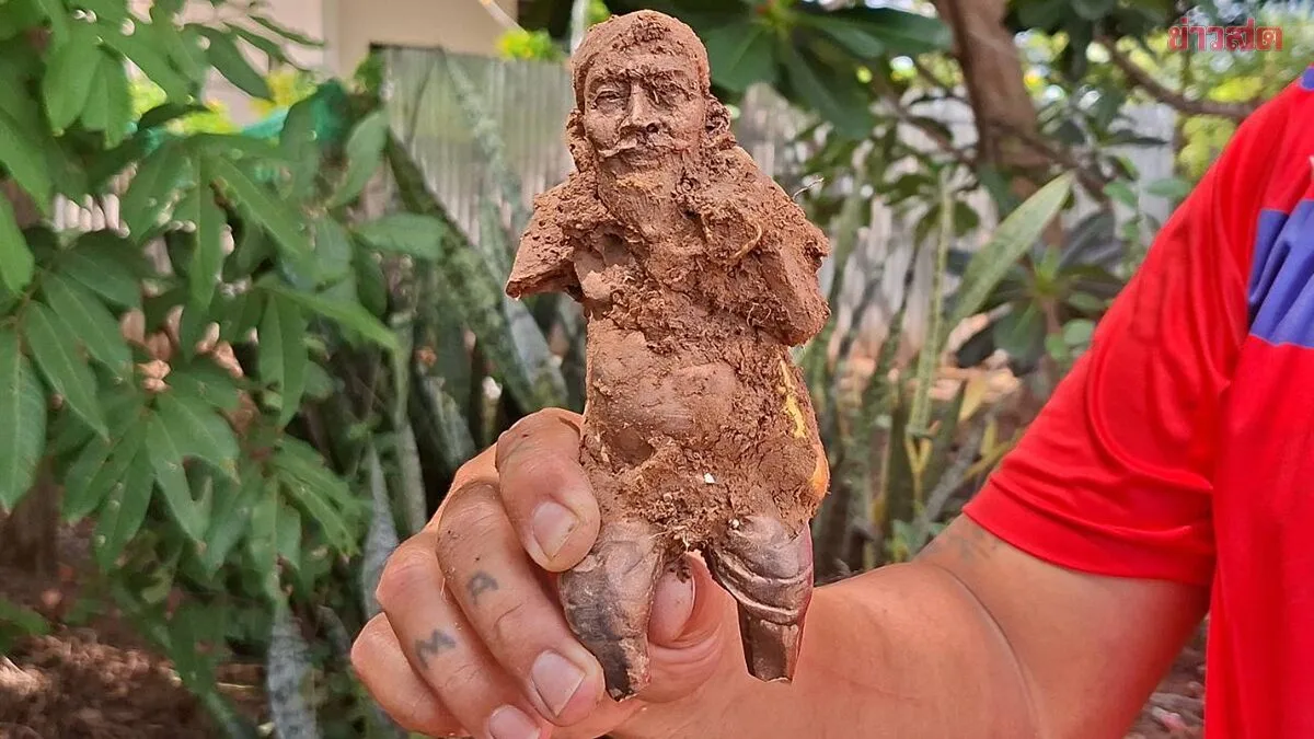 Excitement in Uthai Thani as Villagers Discover Chuchok Statue During Temple Ceremony, Believe It Brings Good Fortune
