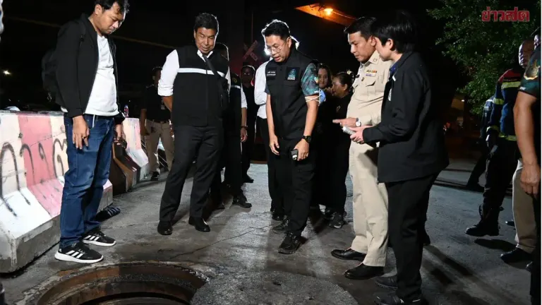 Bangkok Officials Race to Clean Up Oil Spill on Rama III