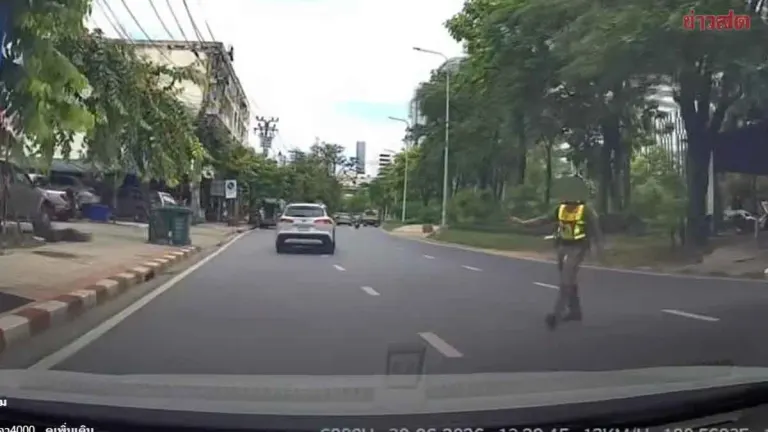 Laotian Tourist Pays 500 Baht Fine Without Receipt