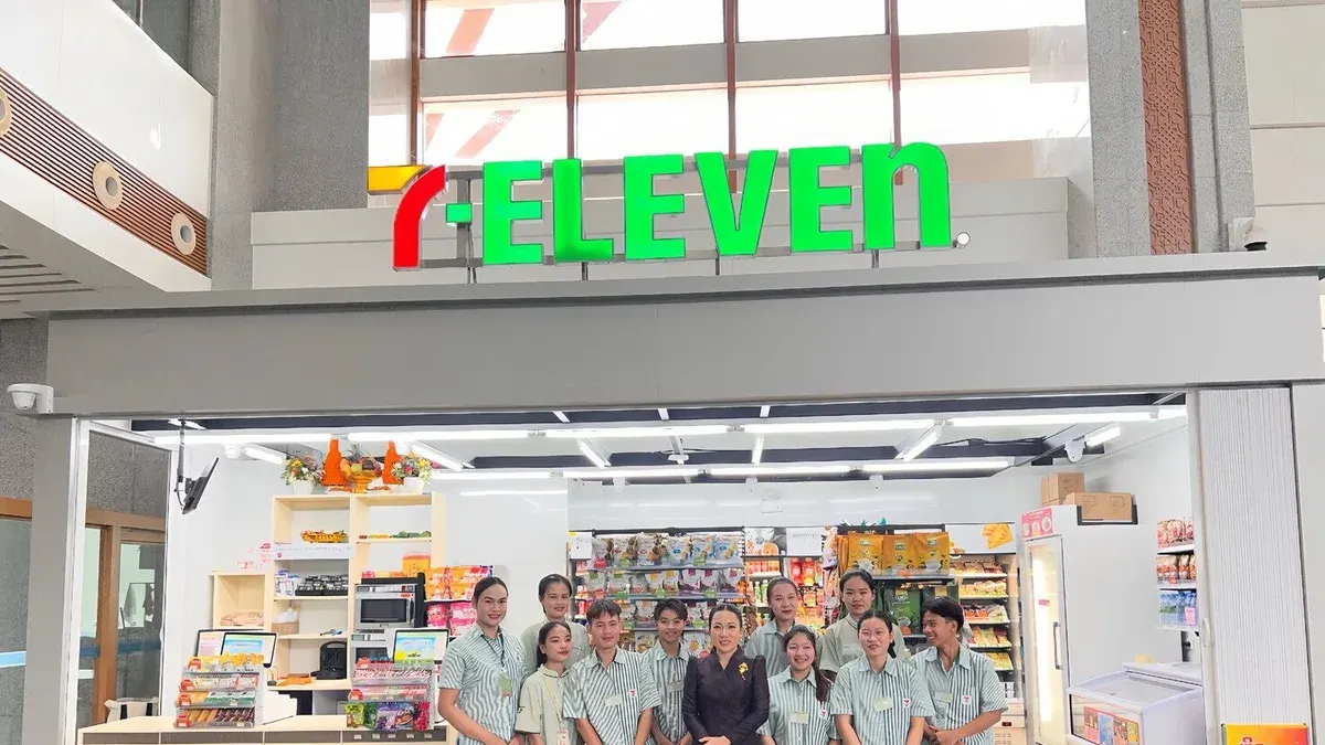 Seven Eleven Opens at Vientiane Train Station