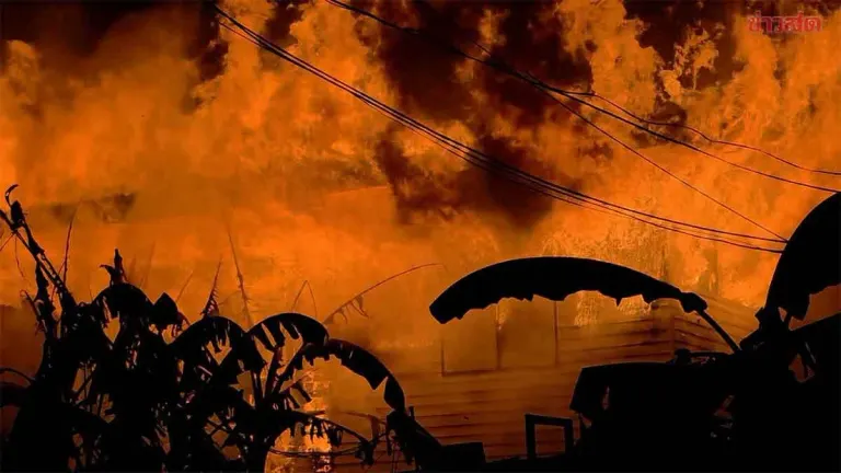Elderly Man Rescued as Fire Destroys Nakhon Nayok Home