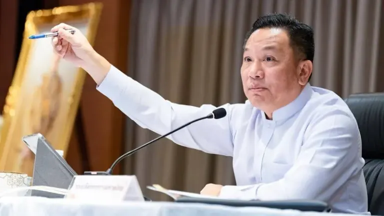 Ex-Phuket Governor Supports Metro Plan, Warns of Risks