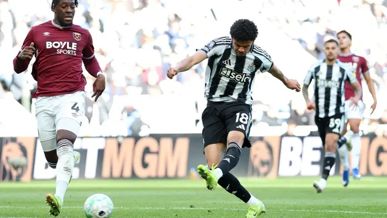 Newcastle Open Floodgates Against West Ham, Leaving Hammers Fighting Relegation