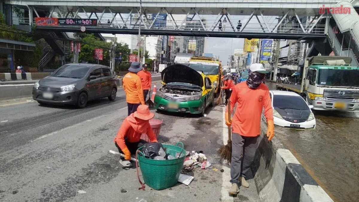Police Order Vehicles Moved Before Ngamwongwan Road Reopens Tomorrow