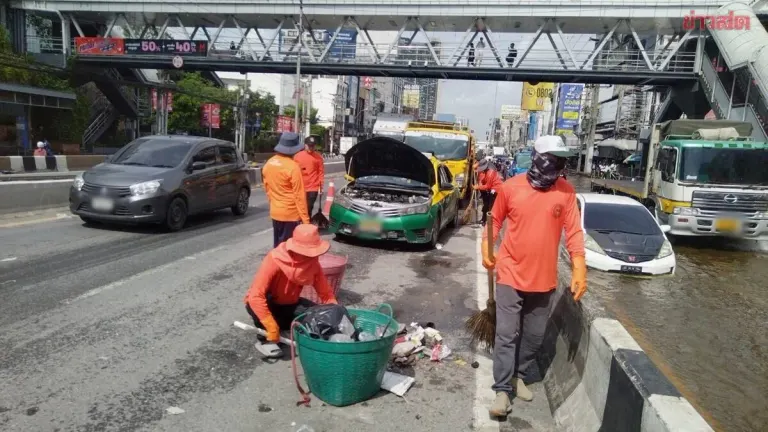 Police Order Vehicles Moved Before Ngamwongwan Road Reopens Tomorrow