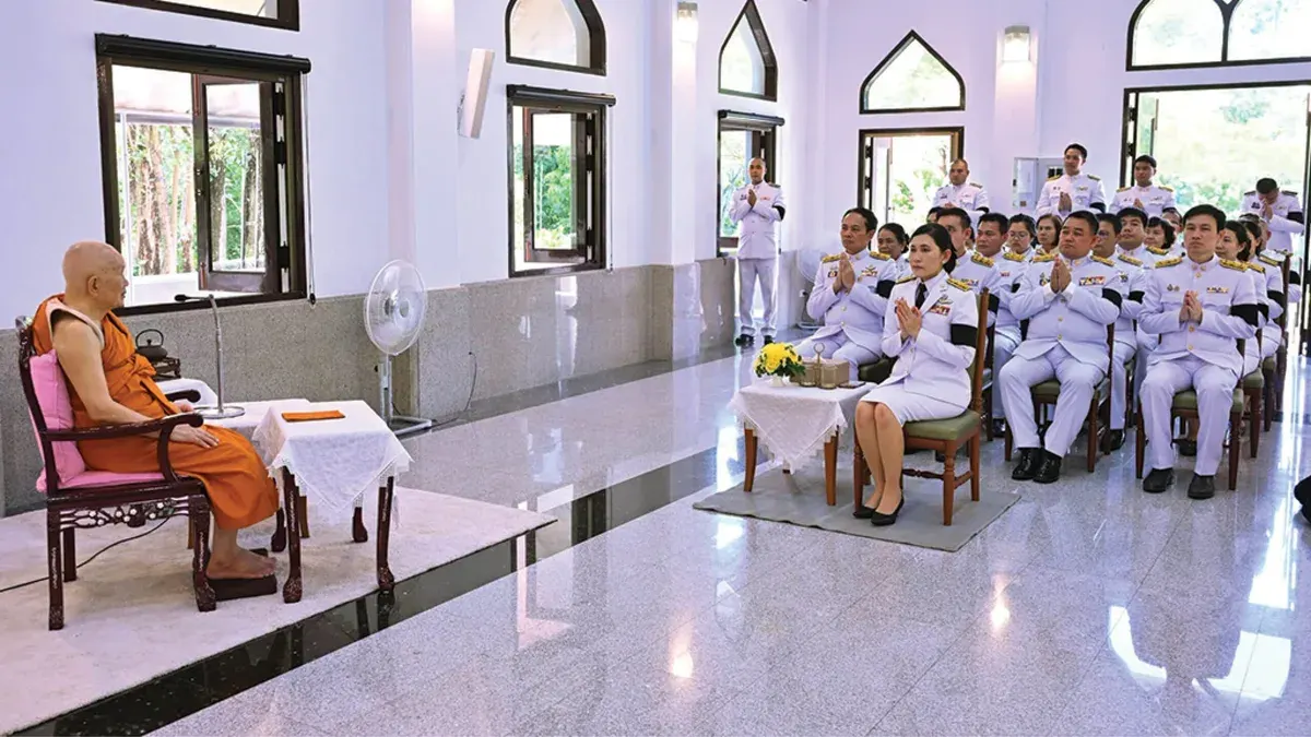Thai King Bestows Monastic Robes on Venerated Buddhist Scholar