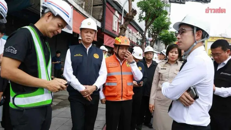Officials Inspect Road Collapse Near Bangkok Roundabout