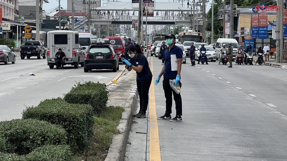 Man Dies After Van Hits Him Crossing Road in Nonthaburi
