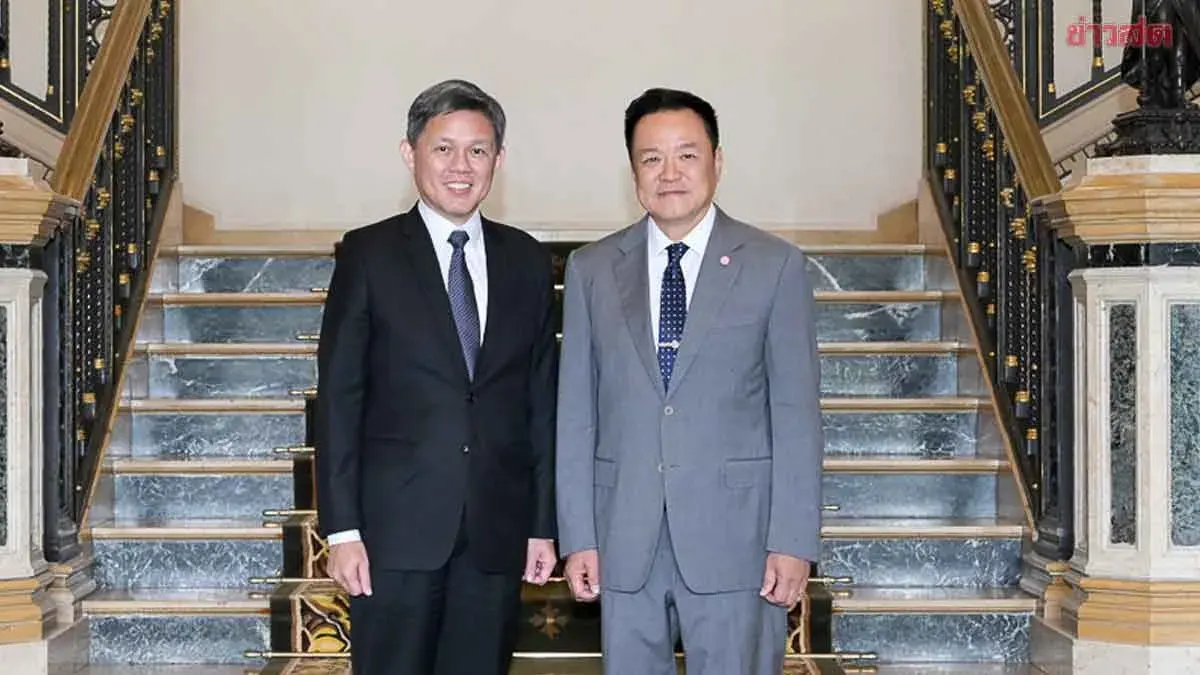 PM Receives Singapore Defense Minister, Eyes Enhanced Military Cooperation