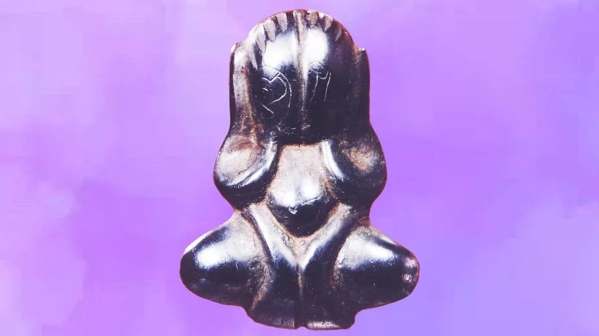 Revered Monk's Closed-Eye Buddha Amulets Explained
