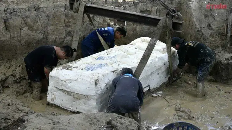 Fine Arts Department Removes Final Skeletal Remains from Ancient Site