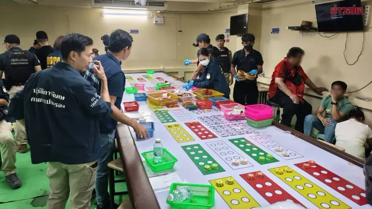 Breaking! Administrative Officials Raid Gambling Den in Samut Prakan, Seize Over 7 Million Baht in Cash and Chips