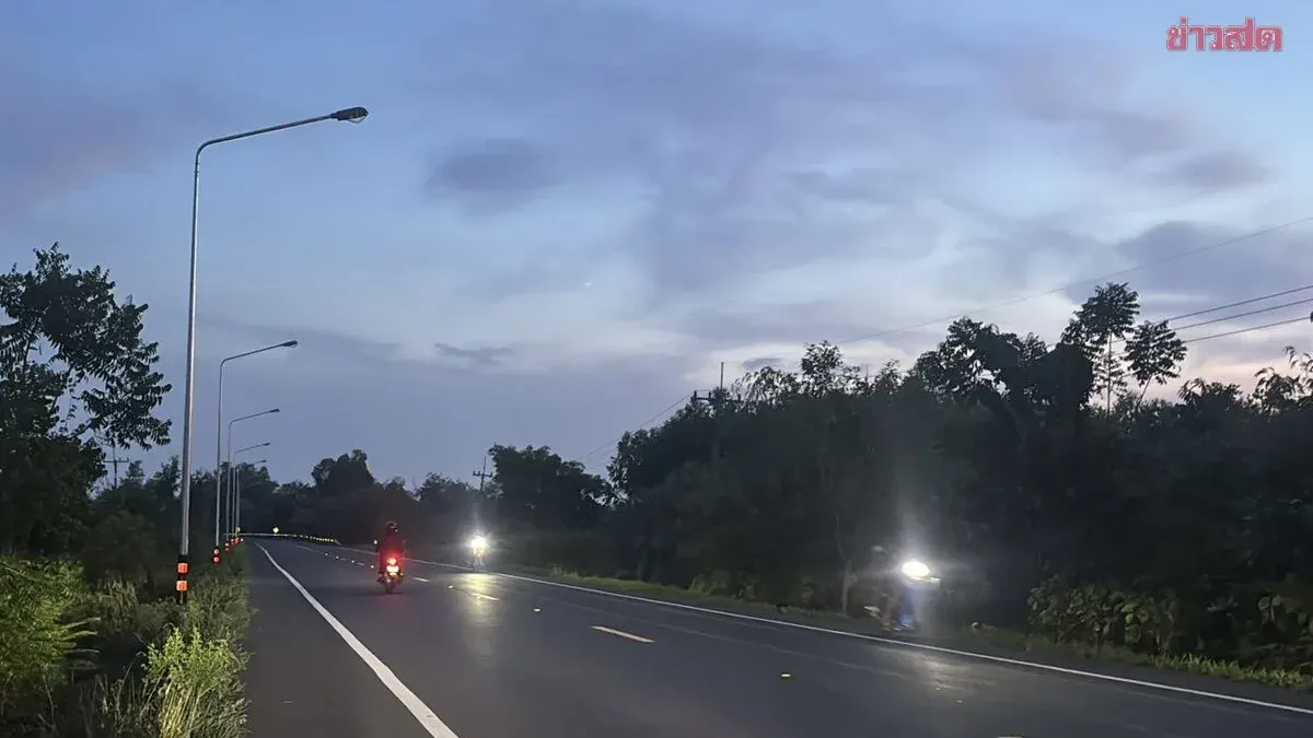 Buriram Residents Oppose Street Light Power-Saving Measure, Seek Review