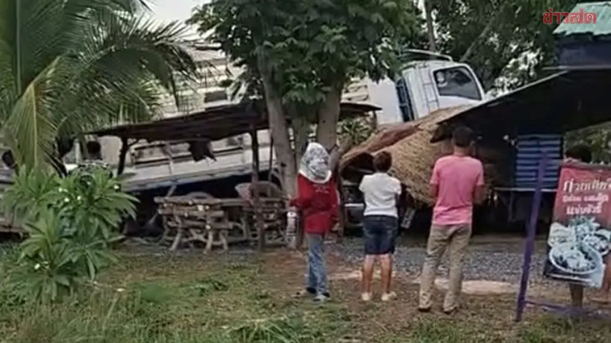 18-wheeler Crashes into Restaurant, Then Pickup Truck Hits Same Restaurant 20 Minutes Later—Two Seriously Injured