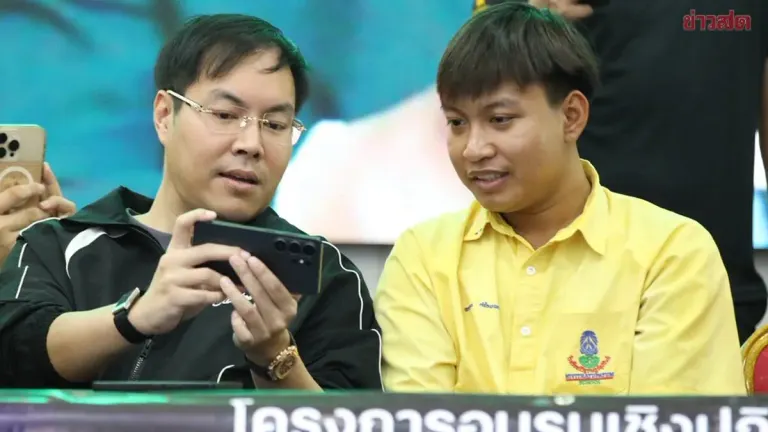 Deputy Minister Plays Esports Game, Pushes Digital Youth Policy