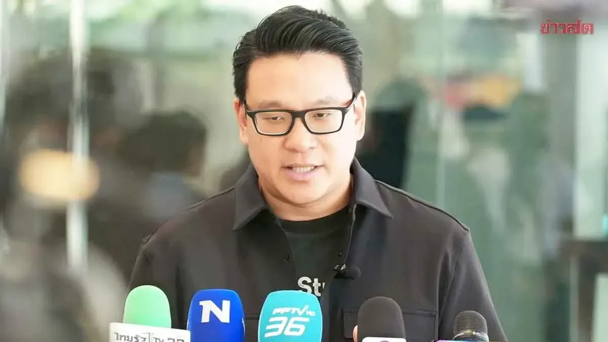 Democrat Party Touts Candidate Qualifications for Bangkok Governor, Confirms Full Slate of 50 District Council Candidates