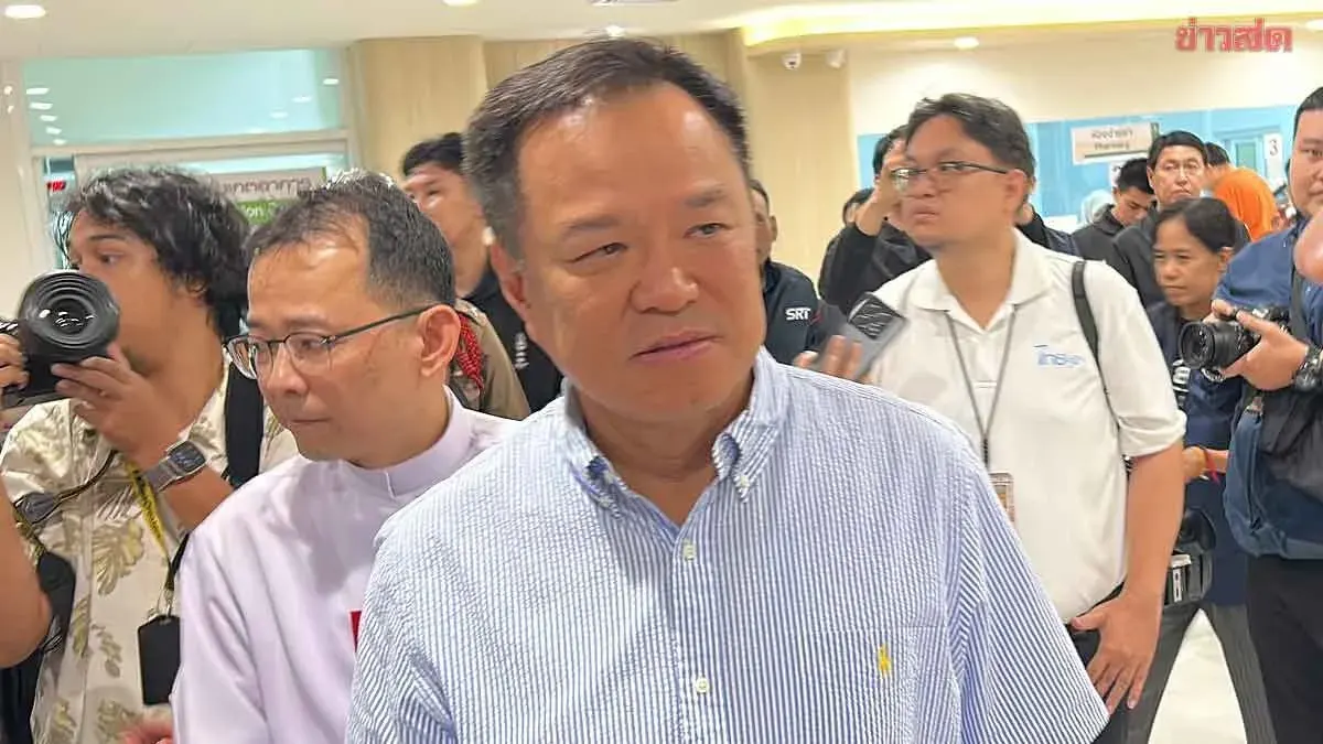 PM Anuthin Visits Injured in Train-Bus Collision, Two Remain in Critical Condition