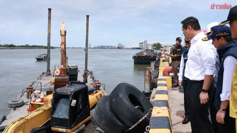 Search Underway After Construction Barge Sinks In Samut Prakan