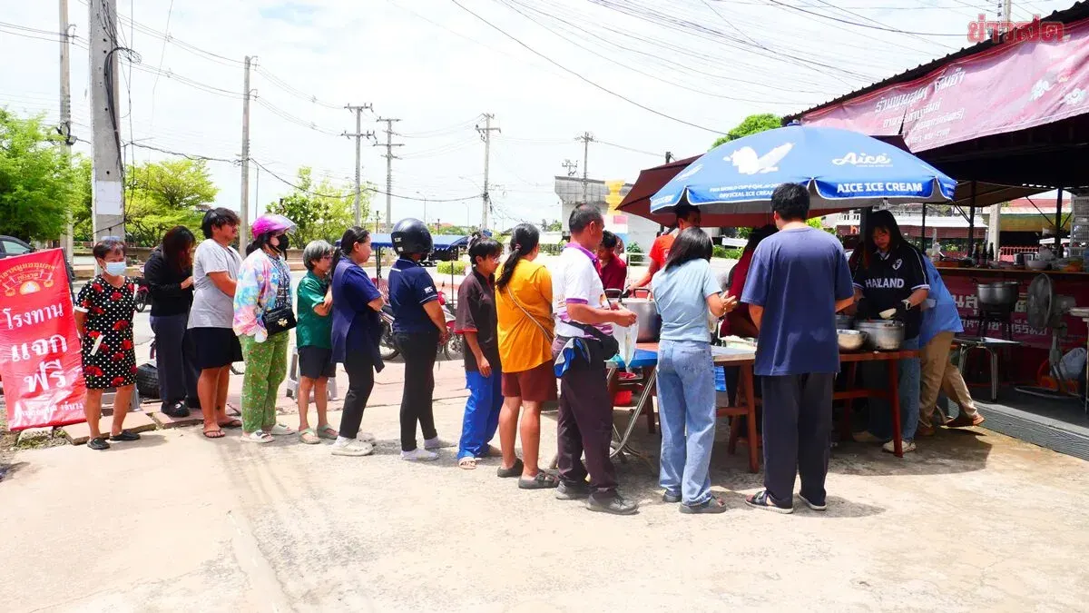 Restaurant Gives Away 1,000 Bowls of Noodles for Needy Families