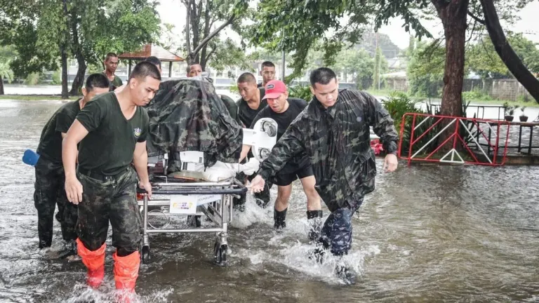 Thai Military Mobilizes to Combat Severe Flooding Crisis