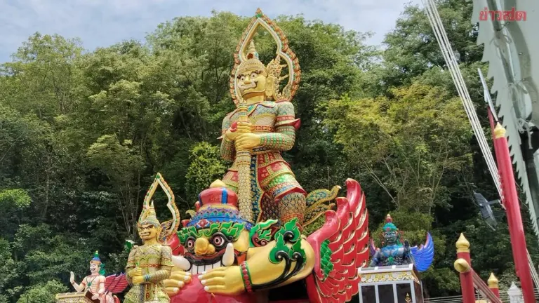 Twenty Lottery Winners At Revered Thai Shrine