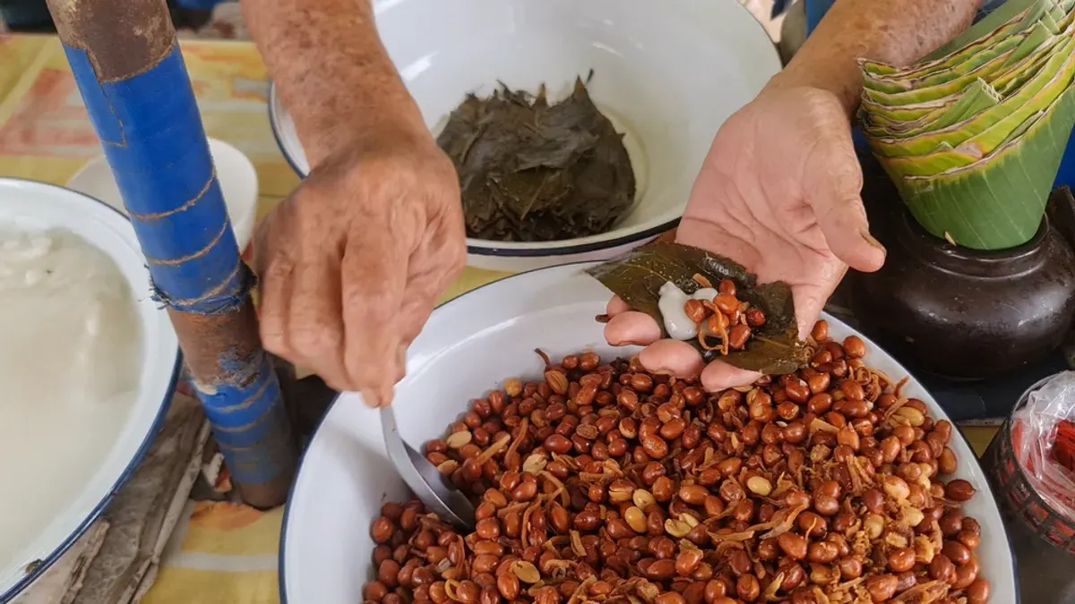 Sukhothai's Legendary Miang Snack Served for Over 50 Years