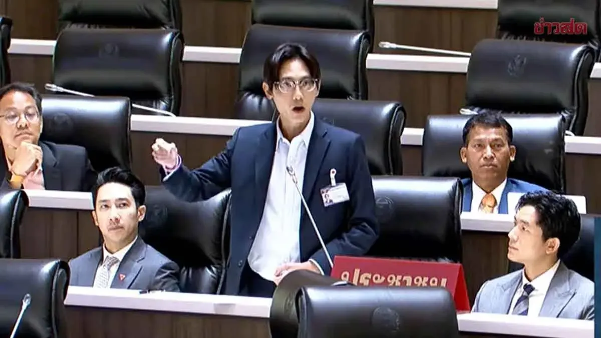 MPs Concerned Pheu Thai's New Constitution Draft Could Be Worse Than Current One, Warn Anutin Against Blocking Reform With 21 Million Referendum Votes