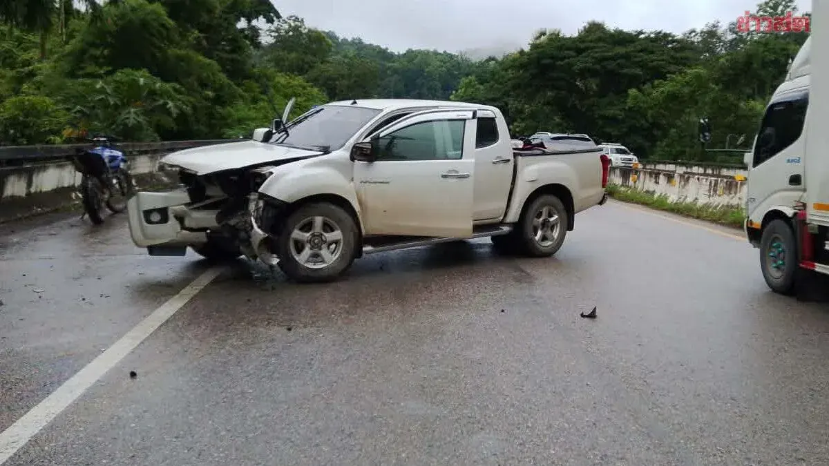 Pickup Truck Hits Bridge Support, Two Dead Near Lampang