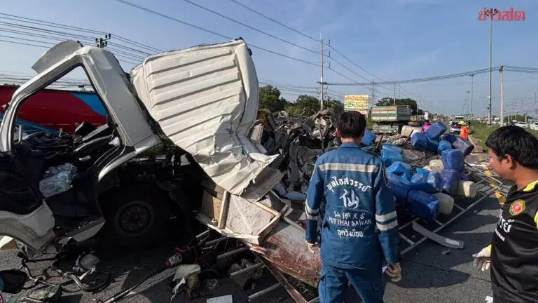 Massive Truck Collision Kills 2, Injures 3 in Ayutthaya