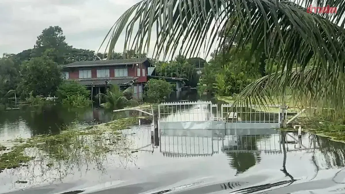 Floodwaters Rise 1.5 Meters in Bang Nam Priao, Chachoengsao