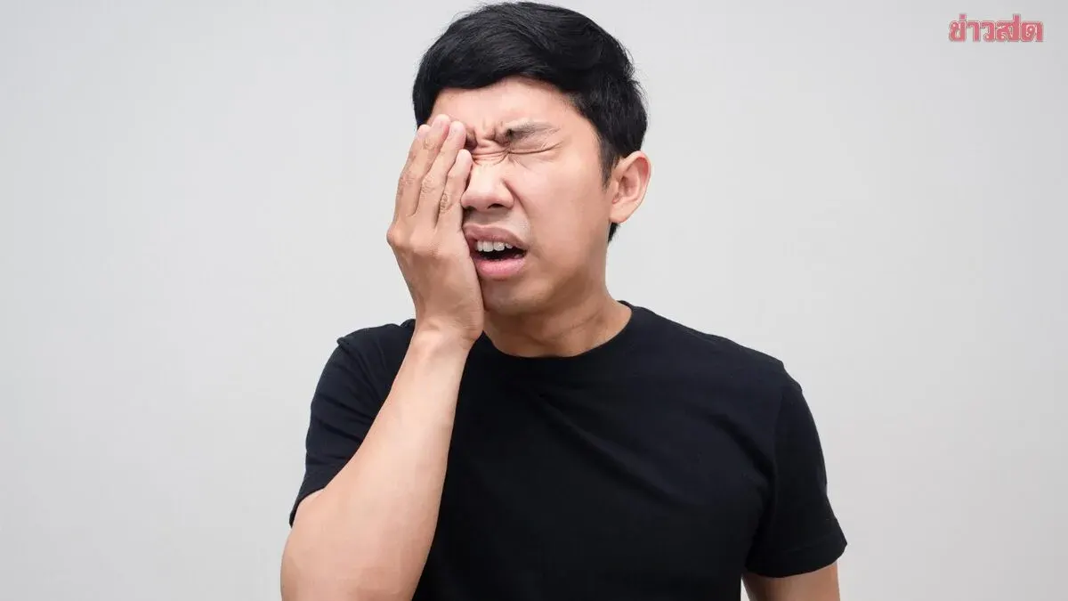 Chinese Man's Eye-Slapping Cure Causes Retinal Detachment