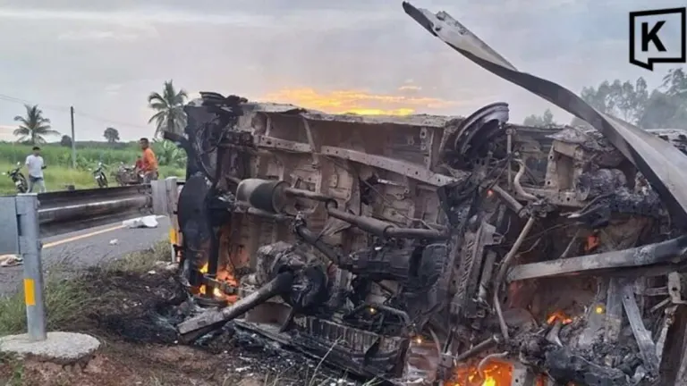 Van Crashes and Burns in Roi Et; Two Killed