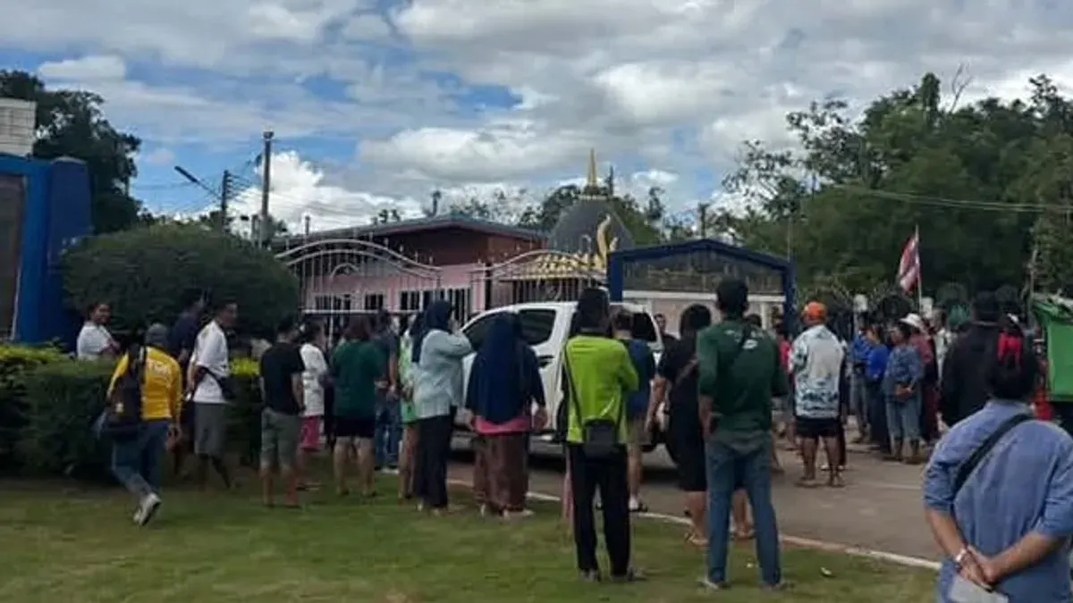 Teen Arrested After Firing Gun at Kamphaeng Phet School
