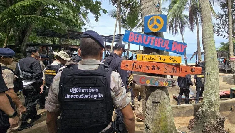 RFD orders demolition of 11 illegal structures at Nui Beach
