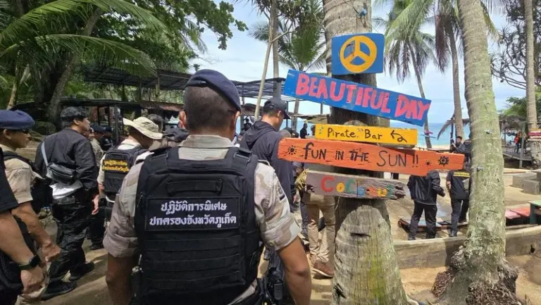 RFD orders demolition of 11 illegal structures at Nui Beach