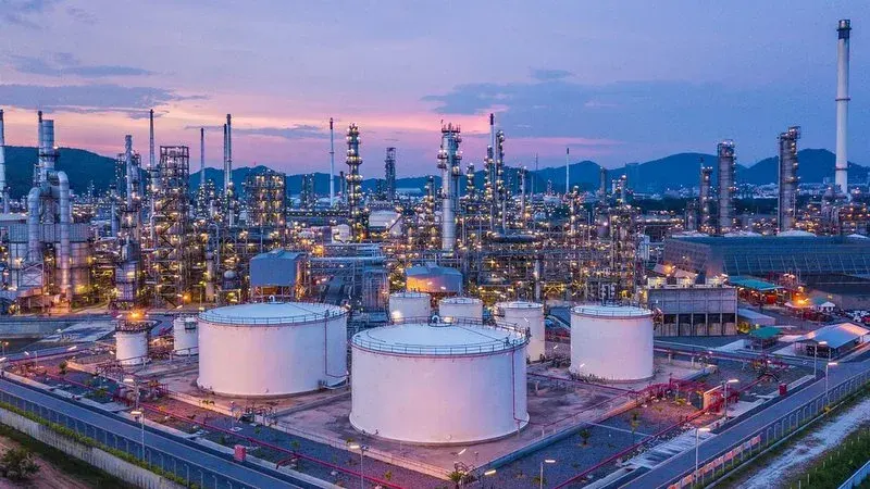 Thai refineries squeezed by diesel price controls