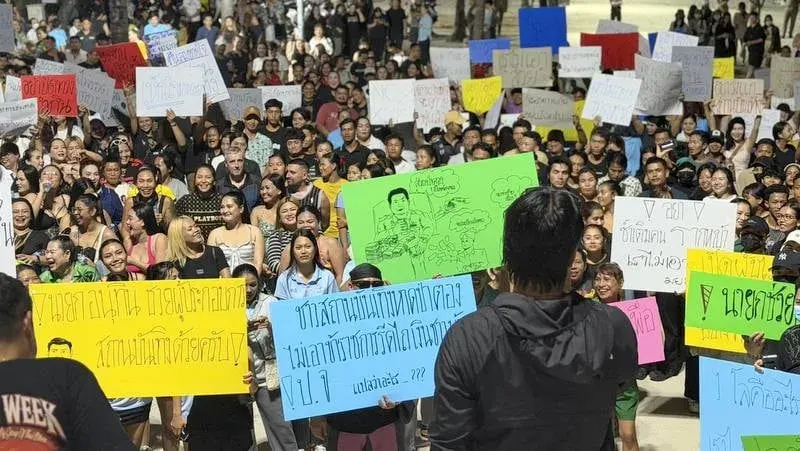 Patong nightlife operators protest extortion, licensing delays