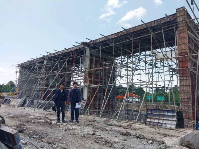 Irrigation Department Monitors Nam Khem Canal Gate Construction in Chonburi