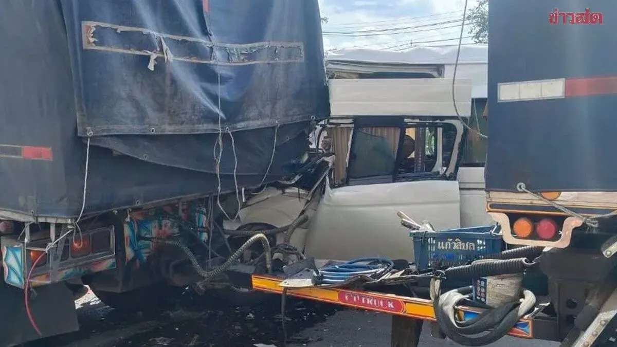 Van Crashes Into Parked Truck, 15 Workers Injured