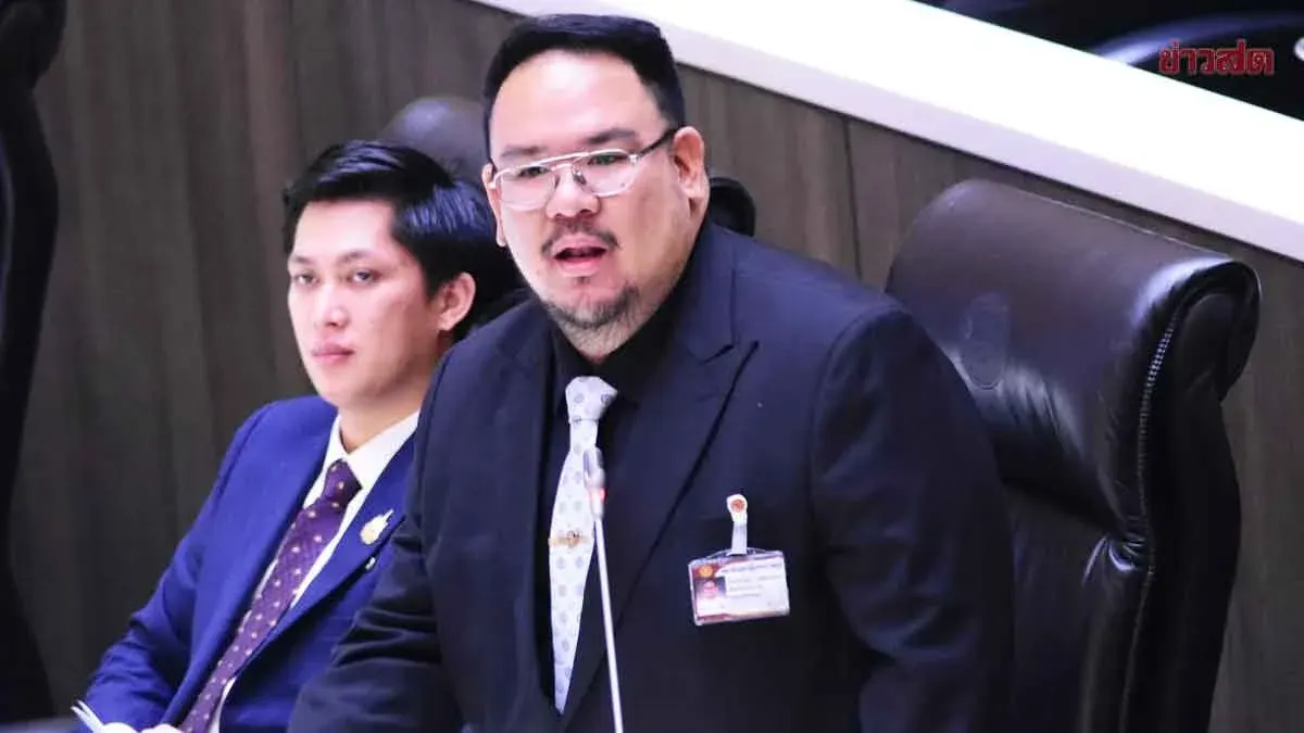 Klongtham Blames Suriya Reshuffle for Worsening Floods, Demands Aid