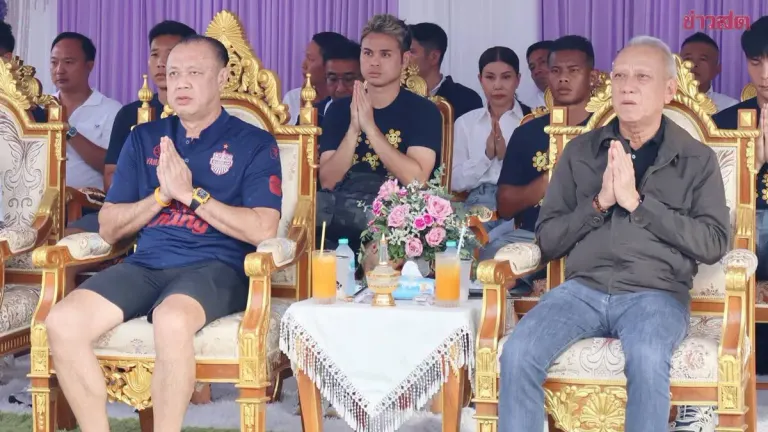 Buriram United Chief Defends Wearing Shorts to Ritual