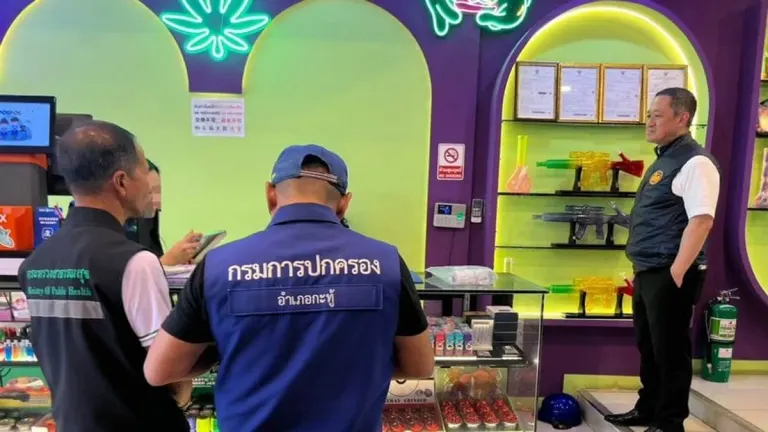 Phuket Suspends Eight Cannabis Shop Licences