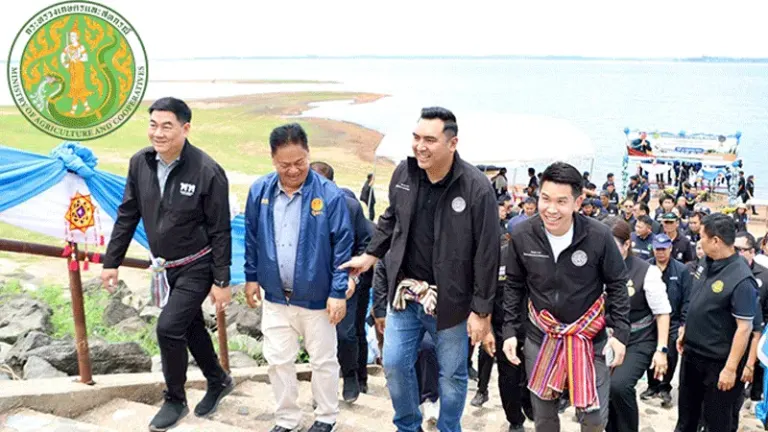 Agriculture Ministry Tackles Drought in Kalasin, Promotes 'Khao Khao Vang' Rice to Boost Community Income