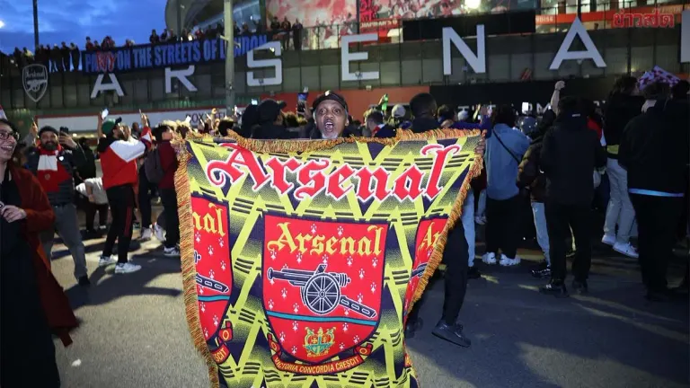 After 22 Years of Waiting! Arsenal Fans Celebrate as Their Team Wins Premier League 2025-26 Championship