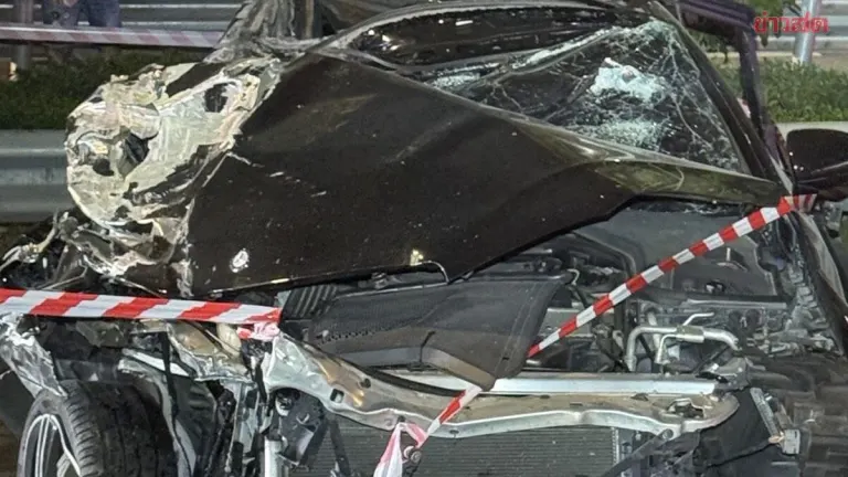 Man Driving Mercedes-Benz Crashes Into Rear of Six-Wheeled Truck at High Speed on Taksin Road, Fatal Collision