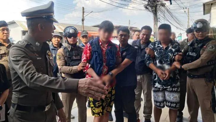 Chinese tourists confess to gold shop robbery, blame depleted funds spent on Thai girlfriends